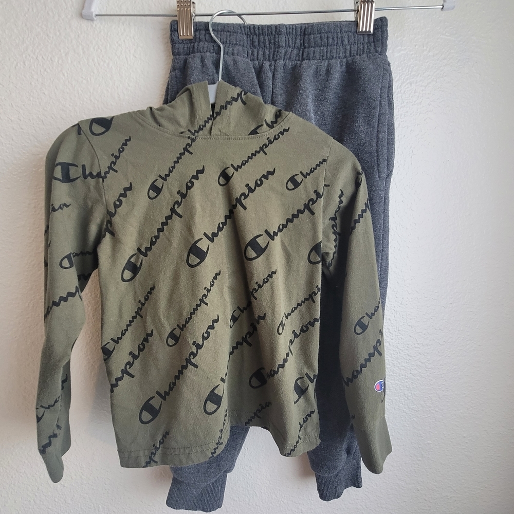 Champion Boy's 2 pc Sweatsuit size 5 Color Olive GreenShirt-Gray Pants